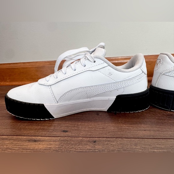 PUMA Women's Carina 2.0 Gradient Sneaker 7.5 with box - Picture 2 of 13